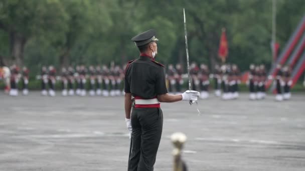 Indyjska Akademia Wojskowa IMA rozdająca paradę 2021. — Wideo stockowe