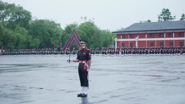 Indiska militärakademin IMA delar ut parad 2021. — Stockvideo