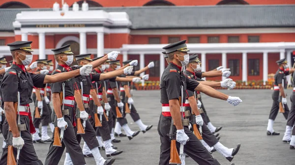 Académie militaire indienne IMA passage défilé 2021. — Photo