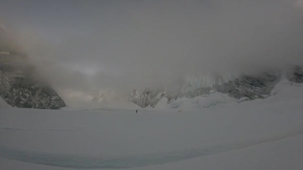 Mundos cuarto pico más alto monte Lhotse. — Vídeos de Stock