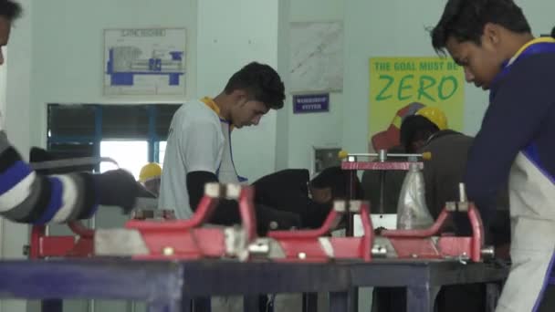 Programa de capacitación en Desarrollo Juvenil para la educación y el empleo juvenil en India. — Vídeos de Stock