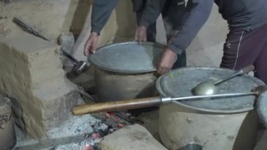 Hint yemeği yapmanın geleneksel yolu 