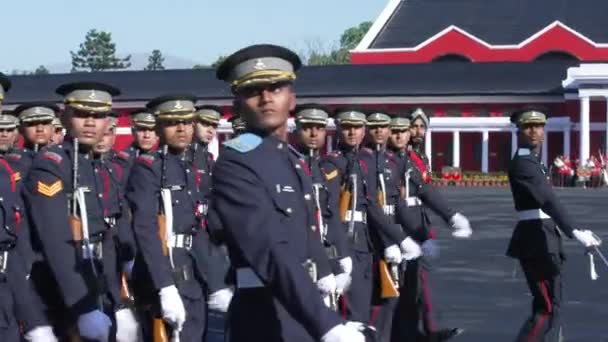 Ejército militar indio repartiendo desfile — Vídeos de Stock