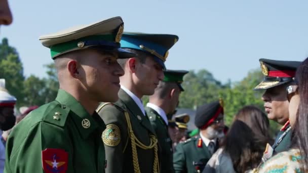 Ejército militar indio repartiendo desfile — Vídeos de Stock