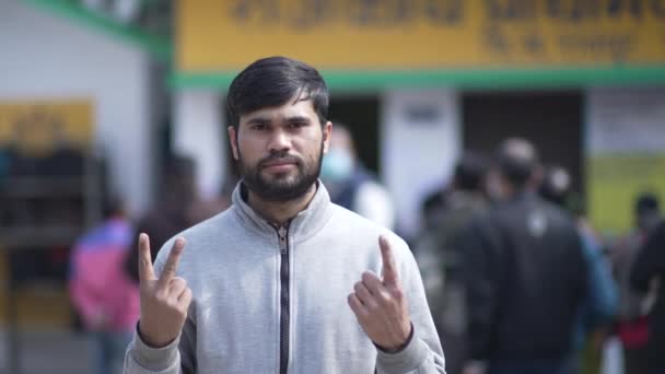 Indická mládež při volbách do Indie. — Stock video