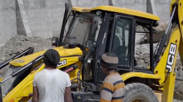 Kedarnath Construção Obra interrompida por queda de neve pesada — Vídeo de Stock