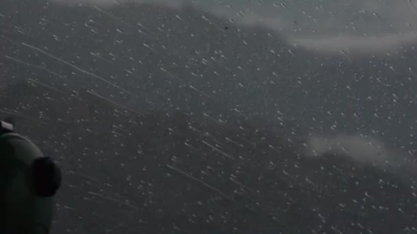 Krople Deszczu Czasami Tworzą Piękny Widok Malowniczy Tym Klipie Pilot — Wideo stockowe