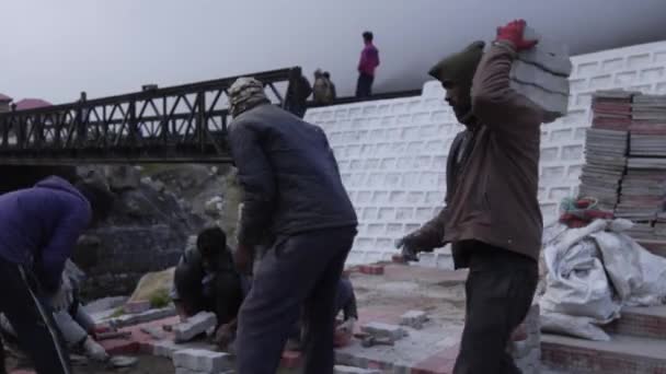 Rudarprayag Uttarakhand India Agosto 2016 Trabajador Que Trabaja Para Reconstrucción — Vídeos de Stock