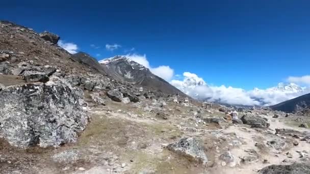 Mount Everest Himalaya Nepal June 2021 Indian Climbers Trekking Worlds — Video Stock