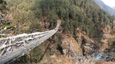 Everest Dağı, Himalaya, Nepal 5 Haziran 2021. Hintli tırmanışçılar dünyanın en yüksek zirvesine doğru yürüyorlar, Everest Dağı 8,849 metre..