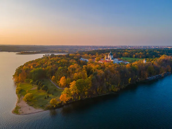 Aerial view of a sunset at Pazaislis monastery in Kaunas, Lithuania in autumn — Stock Photo, Image