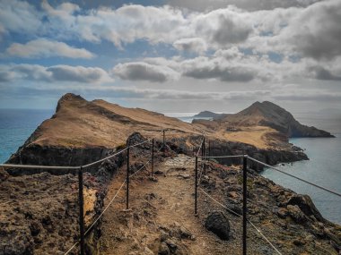 Ponta de Sao Lourenco, Madeira 'ya giden dar patika.