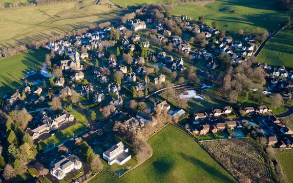 Luxe landelijke landelijke dorp luchtfoto uitzicht van boven in St Andrews Schotland UK — Stockfoto