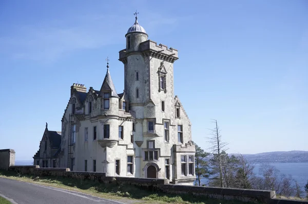 Closed hotel business abandoned due to tourism decline in Dunoon, Scotland — 图库照片