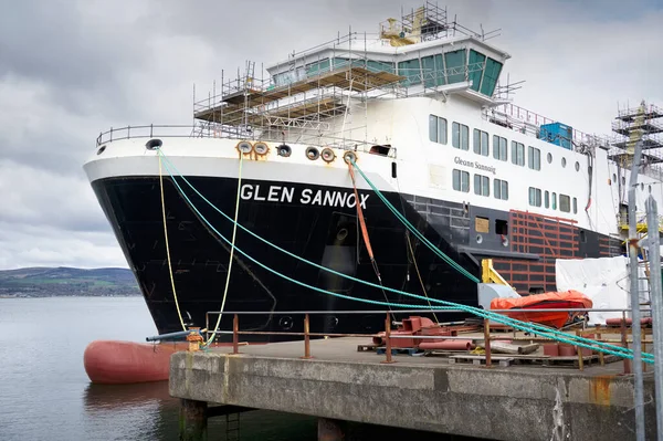 Port Glasgow, Schottland, UK, 16. April 2022, Ferguson Marine Werft und der Fortschritt der neuen Calmac Fähre namens Glen Sannox — Stockfoto