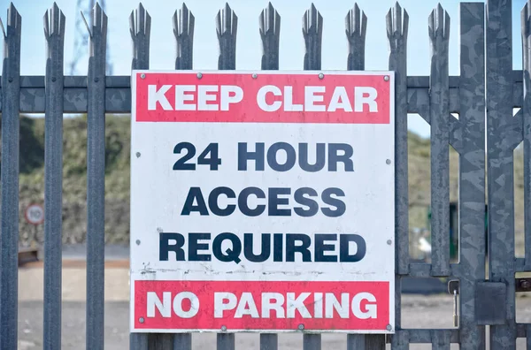 Keep Clear Parking Sign Building Site Entrance — Stock fotografie