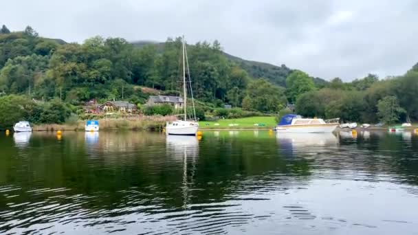 Aldochlay Pequeña Aldea Loch Lomond Barco Puerto Deportivo Escocia Reino — Vídeo de stock
