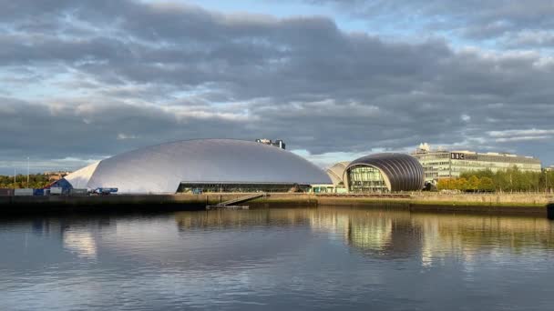 Glasgow Science Centre Pacific Quay Waterfront Atardecer Escocia Reino Unido — Vídeos de Stock