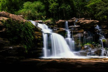 Na Yung 'da Tad noi şelalesi - Nam Som Ulusal Parkı Udon Thani ili, Tayland