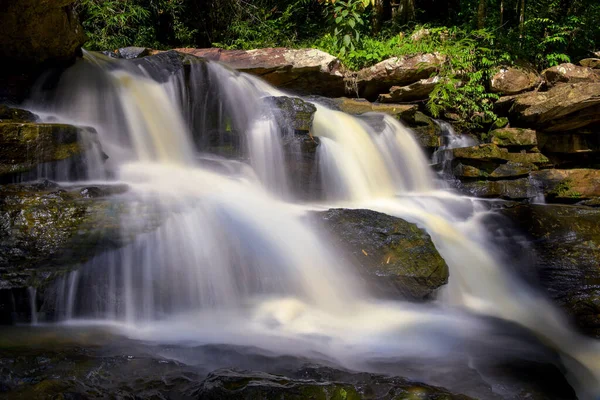 Na Yung 'da Tad noi şelalesi - Nam Som Ulusal Parkı Udon Thani ili, Tayland