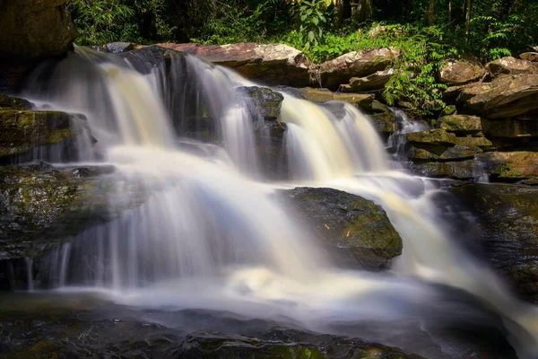 Na Yung 'da Tad noi şelalesi - Nam Som Ulusal Parkı Udon Thani ili, Tayland