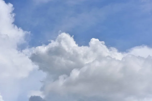 Langit Yang Indah Awan Cumulonimbus Dan Awan Cirrus — Stok Foto