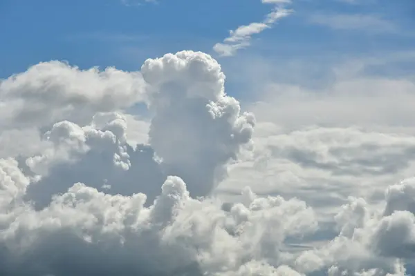 Langit Yang Indah Awan Cumulonimbus Dan Awan Cirrus — Stok Foto