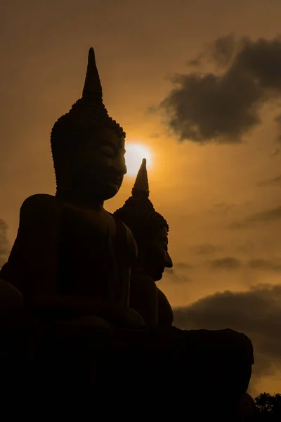 Buddha Statue Sunset Sky Background Wat Tham Nam Tad Suwan — 图库照片