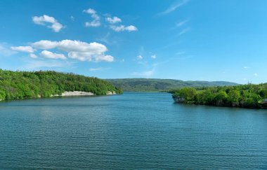 Panoramik göl manzarası manzarası.