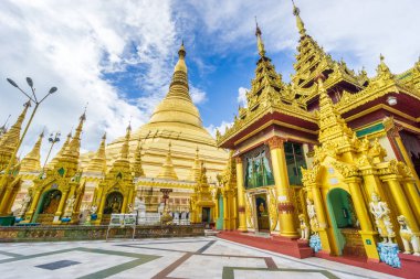 Myanmar, resmî adıyla Myanmar Cumhuriyeti, Güneydoğu Asya 'da yer alan bir ülkedir. Güneydoğu Asya 'nın en büyük ülkesidir ve 2017 itibarıyla 54 milyon nüfusa sahiptir.