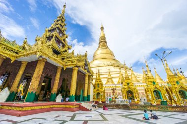 Myanmar, resmî adıyla Myanmar Cumhuriyeti, Güneydoğu Asya 'da yer alan bir ülkedir. Güneydoğu Asya 'nın en büyük ülkesidir ve 2017 itibarıyla 54 milyon nüfusa sahiptir.