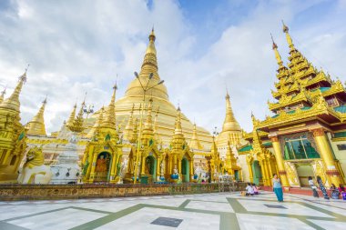 Myanmar, resmî adıyla Myanmar Cumhuriyeti, Güneydoğu Asya 'da yer alan bir ülkedir. Güneydoğu Asya 'nın en büyük ülkesidir ve 2017 itibarıyla 54 milyon nüfusa sahiptir.