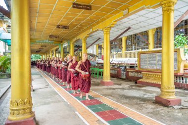 Myanmar, resmî adıyla Myanmar Cumhuriyeti, Güneydoğu Asya 'da yer alan bir ülkedir. Güneydoğu Asya 'nın en büyük ülkesidir ve 2017 itibarıyla 54 milyon nüfusa sahiptir.