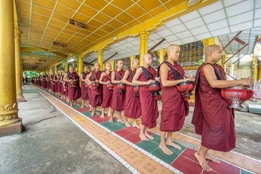 Myanmar, resmî adıyla Myanmar Cumhuriyeti, Güneydoğu Asya 'da yer alan bir ülkedir. Güneydoğu Asya 'nın en büyük ülkesidir ve 2017 itibarıyla 54 milyon nüfusa sahiptir.