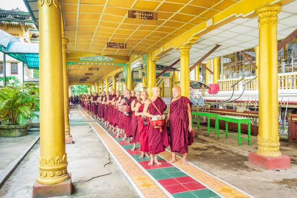 Myanmar, resmî adıyla Myanmar Cumhuriyeti, Güneydoğu Asya 'da yer alan bir ülkedir. Güneydoğu Asya 'nın en büyük ülkesidir ve 2017 itibarıyla 54 milyon nüfusa sahiptir.