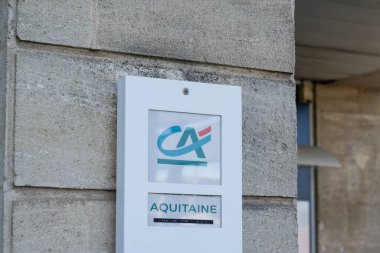 Bordeaux, Aquitaine France - 09 30 2021: ca brand text of Credit Agricole aquitaine sign logo ofis bankası ön cephesi girişi