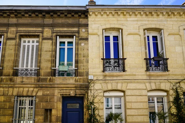 Diferencia Entre Lavado Antiguo Limpió Pared Fachada Del Edificio Casa — Foto de Stock