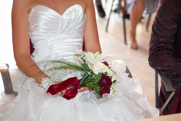 Nevěsta Manželství Radnice Detail Close Během Svatební Oslavy Oficiální — Stock fotografie
