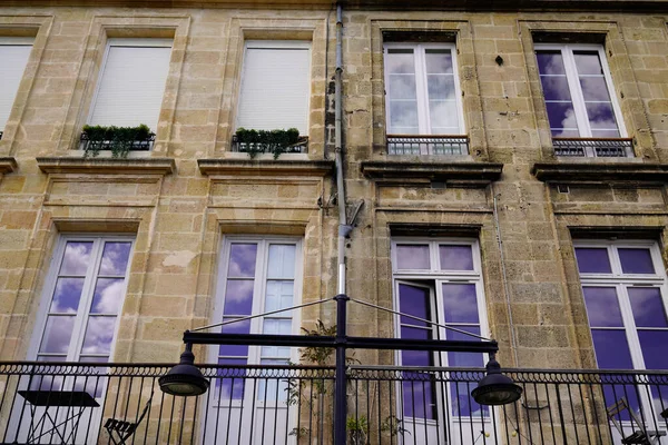 Lavado Limpio Edificio Casa Fachada Pared Sucio Ciudad Europea Antes — Foto de Stock