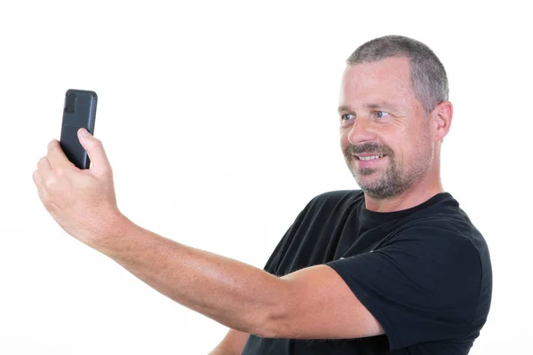 Usmívající Muž Středního Věku Dělat Selfie Foto Smartphone Izolované Bílém — Stock fotografie