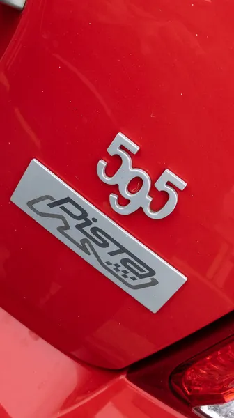 法国阿基坦 波尔多 2021年05月11日 意大利跑车500塞卡标志和文字品牌 — 图库照片
