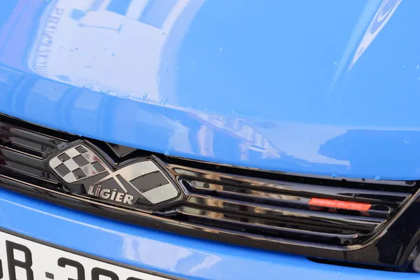 ボルドー アキテーヌフランス 2021 リジェ金属クロムブルーのロゴのサインとテキストブランドのマイクロカー — ストック写真
