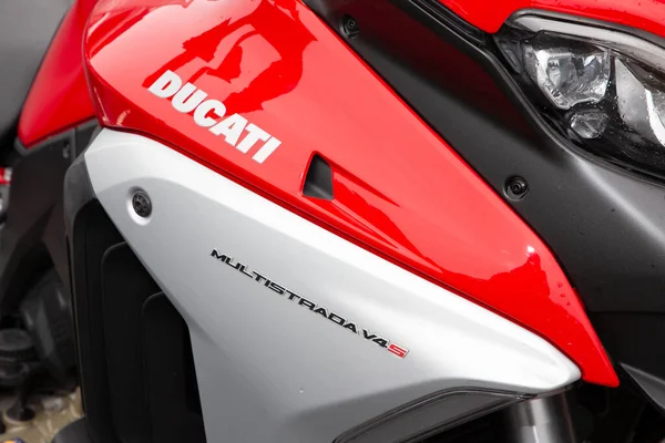 Бордо Aquitaine France 2021 Ducati Multistrada V4S Новый Логотип Мотоцикла — стоковое фото