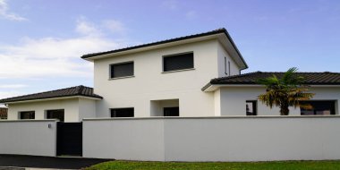 Modern özel ev. Yeni inşa edilen lüks ev ve Wall Street 'in yeni dış mekanı.