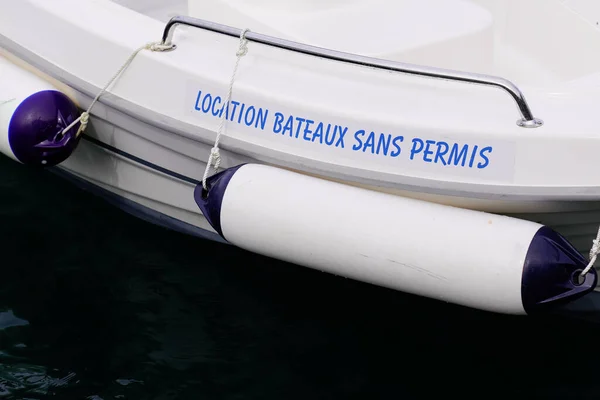 Location Bateaux Sans Permis Sign Text Franska Betyder Båtuthyrning Utan — Stockfoto