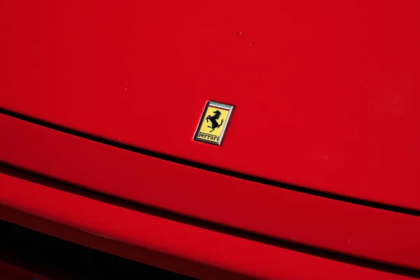 Μπορντό Aquitaine Γαλλία 2021 Ferrari Άλογο Υπογράψει Κείμενο Και Λογότυπο — Φωτογραφία Αρχείου