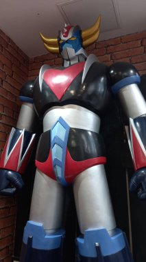 Bordeaux, Aquitaine France - 12: 20 2021: Robot Grendizer Vintage heykel dev bilim kurgu çizgi film figürü UFO 5 Japon serisi oyuncağı