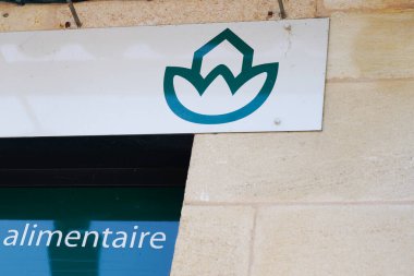 Bordeaux, Aquitaine France - 12: 20 2021: Ön cephe mağazasında NaturHouse marka ve logosu