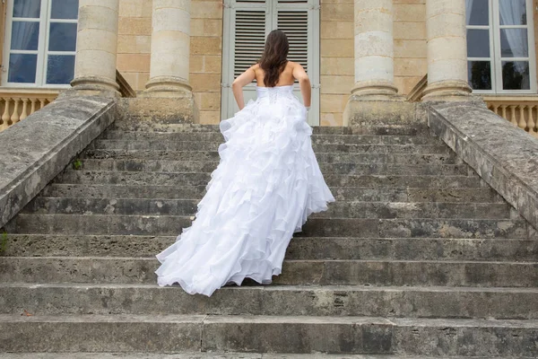 Bride Climbs Steps Town Hall Her Wedding Day — стоковое фото