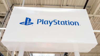 Bordeaux, Aquitaine France - 01 02 2022: Playstation Logo markası ve beyaz arka plan iç mimari mağaza teknolojisi oyun metni Blue